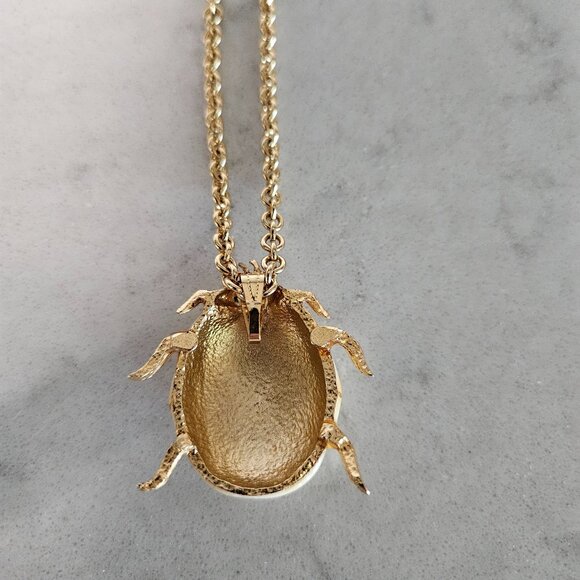 SET OF CREAM BEAD NECKLACE, EARRINGS, MATCHING ENAMEL BRACELET & TURTLE PENDANT - Picture 12 of 15